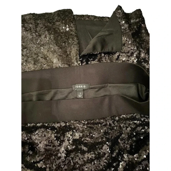 Torrid Women's Black Sequin Pull-on Holiday Pencil Midi Skirt Size 1 - Picture 4 of 8